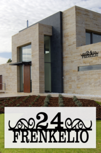 Надпись на доме: ДВОРЯНСКИЙ_3